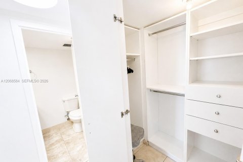 Appartement à louer à Sunny Isles Beach, Floride: 1 chambre, 87.61 m2 № 2311532 - photo 26