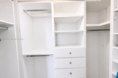 Appartement à louer à Sunny Isles Beach, Floride: 1 chambre, 87.61 m2 № 2311532 - photo 27