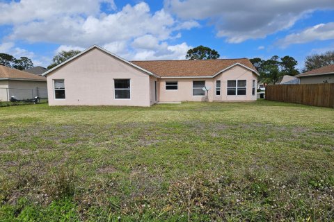 Villa ou maison à vendre à Palm Bay, Floride: 3 chambres, 162.67 m2 № 2275328 - photo 2