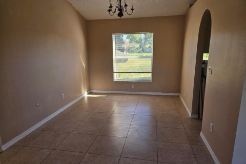 Villa ou maison à vendre à Palm Bay, Floride: 3 chambres, 162.67 m2 № 2275328 - photo 11