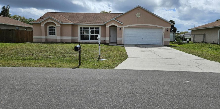 Villa ou maison à Palm Bay, Floride 3 chambres, 162.67 m2 № 2275328