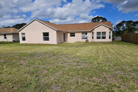 Villa ou maison à vendre à Palm Bay, Floride: 3 chambres, 162.67 m2 № 2275328 - photo 4