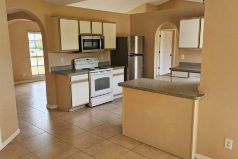 Villa ou maison à vendre à Palm Bay, Floride: 3 chambres, 162.67 m2 № 2275328 - photo 16
