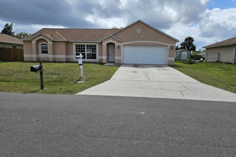 Villa ou maison à vendre à Palm Bay, Floride: 3 chambres, 162.67 m2 № 2275328 - photo 5