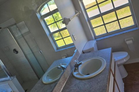 Villa ou maison à vendre à Palm Bay, Floride: 3 chambres, 162.67 m2 № 2275328 - photo 6