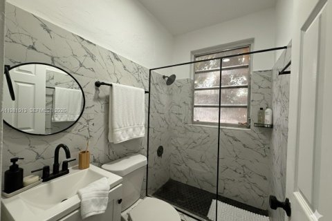 Apartment in Miami, Florida 2 bedrooms, 680.6 sq.m. № 2045566 - photo 2