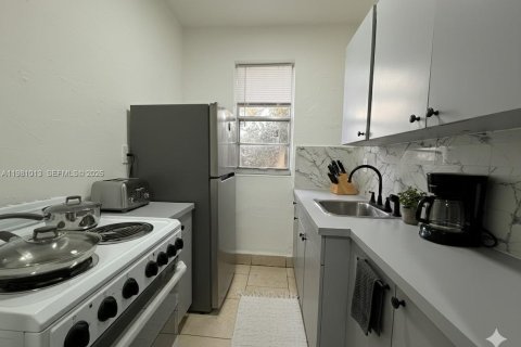 Apartment in Miami, Florida 2 bedrooms, 680.6 sq.m. № 2045566 - photo 4