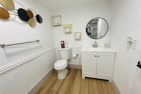 Condominio en venta en Pembroke Pines, Florida, 1 dormitorio, 97.08 m2 № 1944794 - foto 13