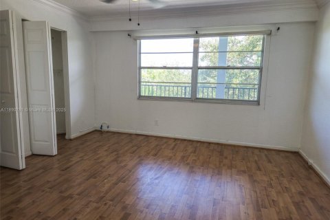 Condominio en venta en Pembroke Pines, Florida, 1 dormitorio, 97.08 m2 № 1944794 - foto 15