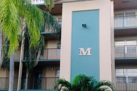 Condominio en venta en Pembroke Pines, Florida, 1 dormitorio, 97.08 m2 № 1944794 - foto 19