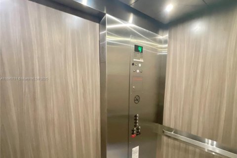 Condominio en venta en Pembroke Pines, Florida, 1 dormitorio, 97.08 m2 № 1944794 - foto 25