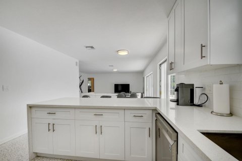Villa ou maison à vendre à Riviera Beach, Floride: 4 chambres, 168.99 m2 № 2089611 - photo 10
