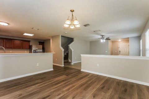 House in Seffner, Florida 3 bedrooms, 200.11 sq.m. № 2220273 - photo 6