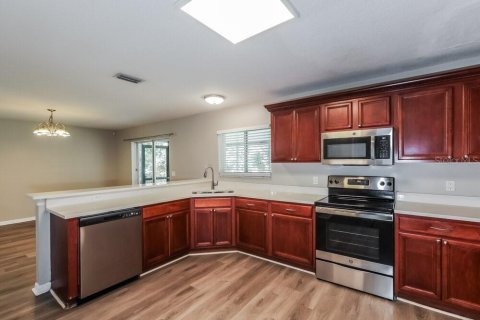 House in Seffner, Florida 3 bedrooms, 200.11 sq.m. № 2220273 - photo 9