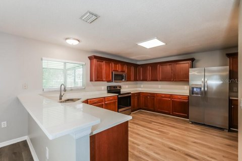 House in Seffner, Florida 3 bedrooms, 200.11 sq.m. № 2220273 - photo 8