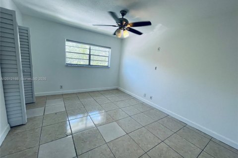 Townhouse in Plantation, Florida 2 bedrooms, 87.14 sq.m. № 2074547 - photo 9