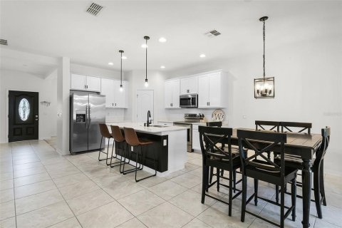 House in Groveland, Florida 5 bedrooms, 235.32 sq.m. № 1906265 - photo 8