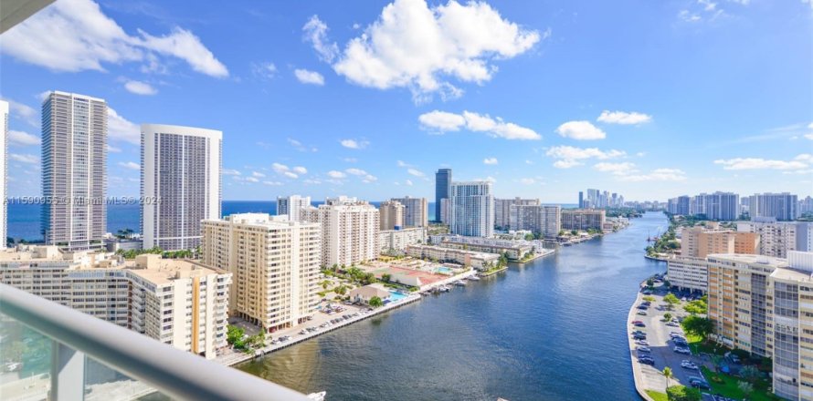 Condo à Hallandale Beach, Floride, 2 chambres № 1867888