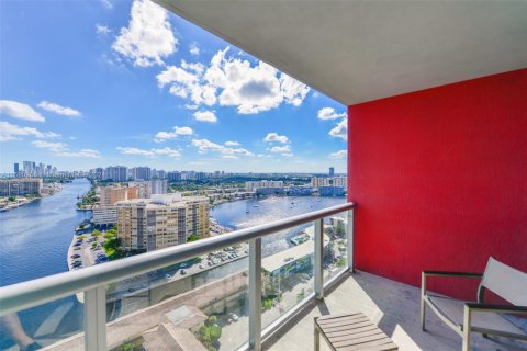 Copropriété à vendre à Hallandale Beach, Floride: 2 chambres, 95.69 m2 № 1867888 - photo 3