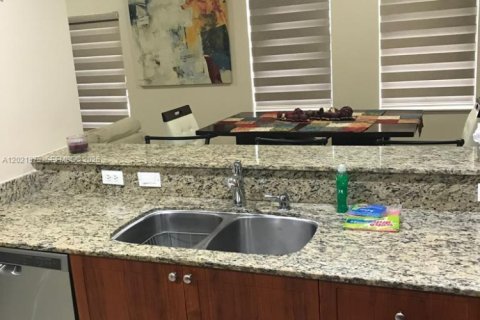 Copropriété à louer à Doral, Floride: 3 chambres, 112.13 m2 № 2145804 - photo 5