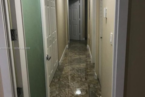 Copropriété à louer à Doral, Floride: 3 chambres, 112.13 m2 № 2145804 - photo 6