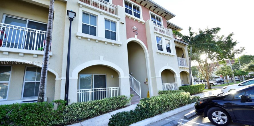 Condo à Doral, Floride, 3 chambres № 2145804