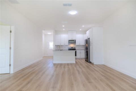 Commercial property in Palm Coast, Florida 3 bedrooms, 220.83 sq.m. № 1555899 - photo 11