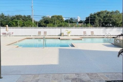 Condominio en alquiler en Saint Petersburg, Florida, 2 dormitorios, 74.32 m2 № 1844879 - foto 17