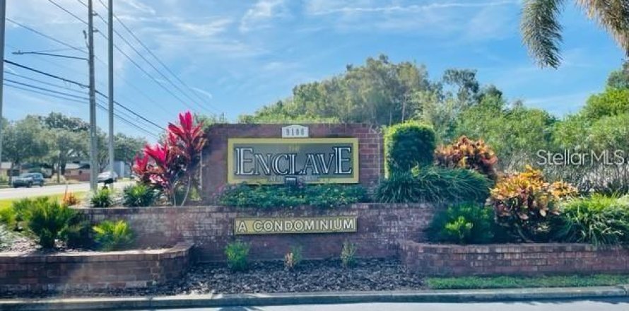 Condo à Saint Petersburg, Floride, 2 chambres № 1844879