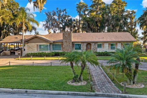 Villa ou maison à vendre à Clermont, Floride: 2 chambres, 270.9 m2 № 855687 - photo 2