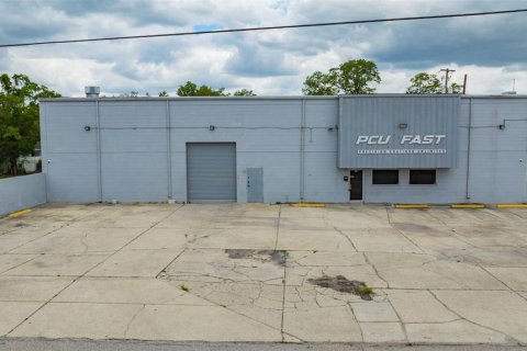Commercial property in Tampa, Florida 516.07 sq.m. № 2217702 - photo 11