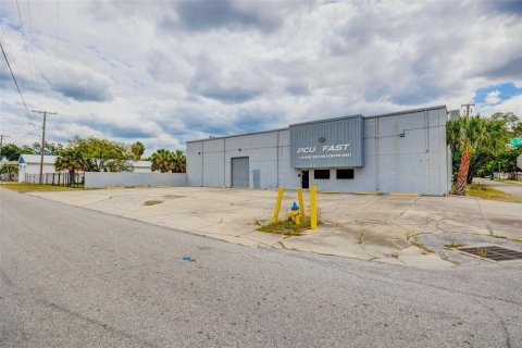 Commercial property in Tampa, Florida 516.07 sq.m. № 2217702 - photo 17