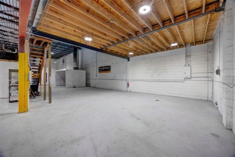 Commercial property in Tampa, Florida 516.07 sq.m. № 2217702 - photo 25