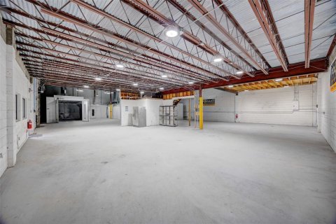 Commercial property in Tampa, Florida 516.07 sq.m. № 2217702 - photo 24
