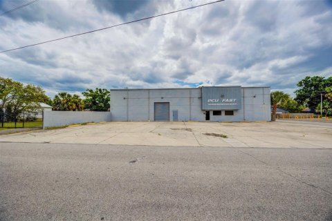 Commercial property in Tampa, Florida 516.07 sq.m. № 2217702 - photo 12