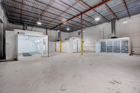 Commercial property in Tampa, Florida 516.07 sq.m. № 2217702 - photo 28