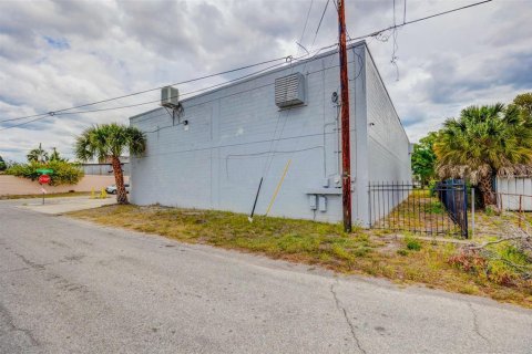 Commercial property in Tampa, Florida 516.07 sq.m. № 2217702 - photo 20