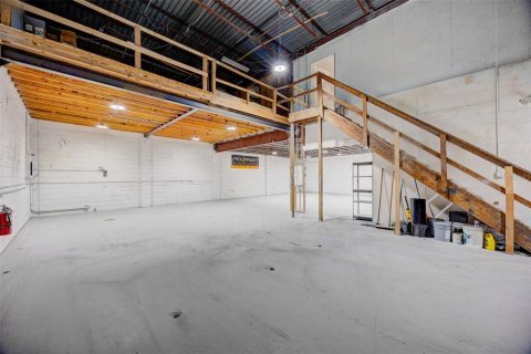 Commercial property in Tampa, Florida 516.07 sq.m. № 2217702 - photo 27