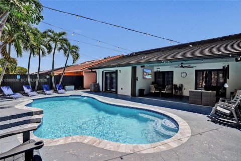 Villa ou maison à vendre à Miami Lakes, Floride: 4 chambres, 180.51 m2 № 2361687 - photo 23