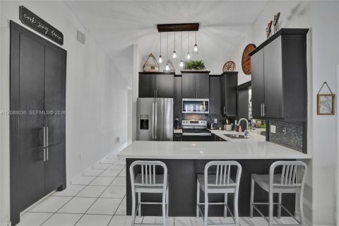 Villa ou maison à vendre à Miami Lakes, Floride: 4 chambres, 180.51 m2 № 2361687 - photo 13