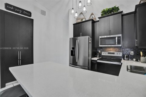 Villa ou maison à vendre à Miami Lakes, Floride: 4 chambres, 180.51 m2 № 2361687 - photo 12
