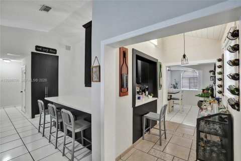 Villa ou maison à vendre à Miami Lakes, Floride: 4 chambres, 180.51 m2 № 2361687 - photo 10