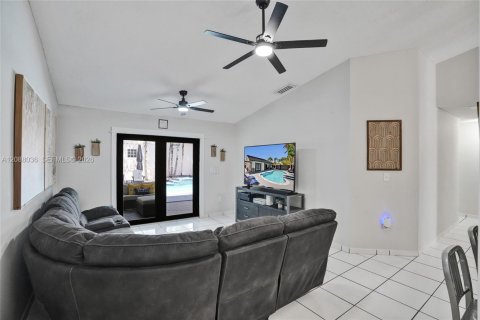 Villa ou maison à vendre à Miami Lakes, Floride: 4 chambres, 180.51 m2 № 2361687 - photo 19