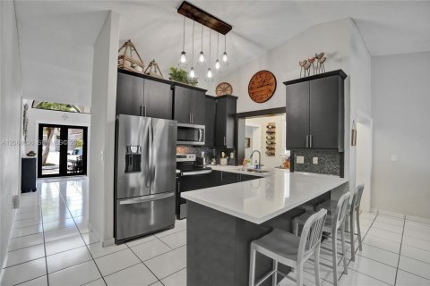 Villa ou maison à vendre à Miami Lakes, Floride: 4 chambres, 180.51 m2 № 2361687 - photo 14