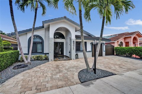 Villa ou maison à Miami Lakes, Floride 4 chambres, 180.51 m2 № 2361687