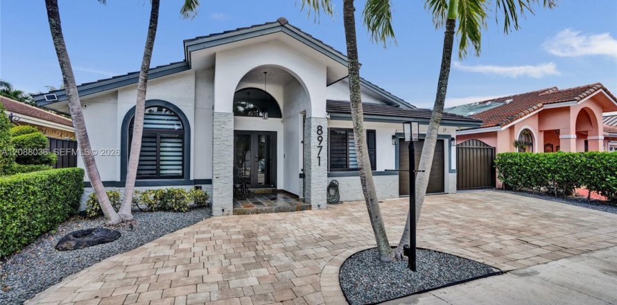 Villa ou maison à Miami Lakes, Floride 4 chambres, 180.51 m2 № 2361687