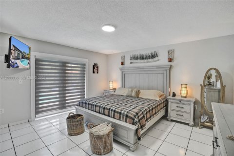 Villa ou maison à vendre à Miami Lakes, Floride: 4 chambres, 180.51 m2 № 2361687 - photo 29