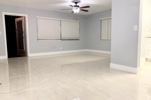 Copropriété à vendre à West Palm Beach, Floride: 1 chambre, 63.55 m2 № 2077491 - photo 3