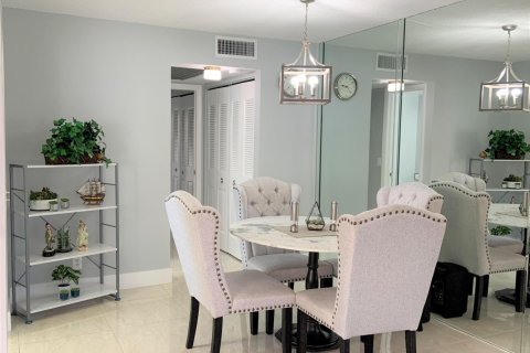 Copropriété à vendre à West Palm Beach, Floride: 1 chambre, 63.55 m2 № 2077491 - photo 12