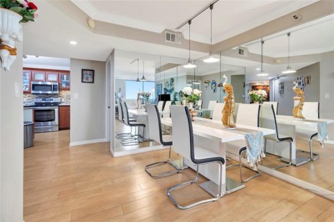 Condo in Orlando, Florida, 2 bedrooms № 2221905 - photo 8